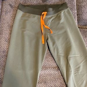 Discontinued Moss Green Figs Scrubs S Petite